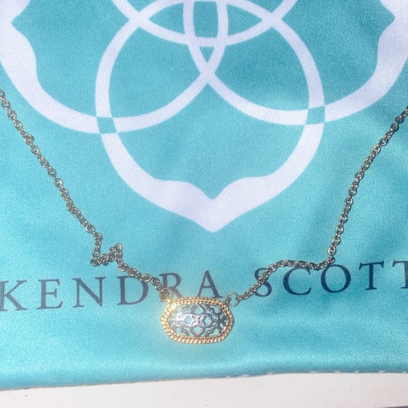 Kendra Scott Dollie two tone necklace. - Picture 2 of 3